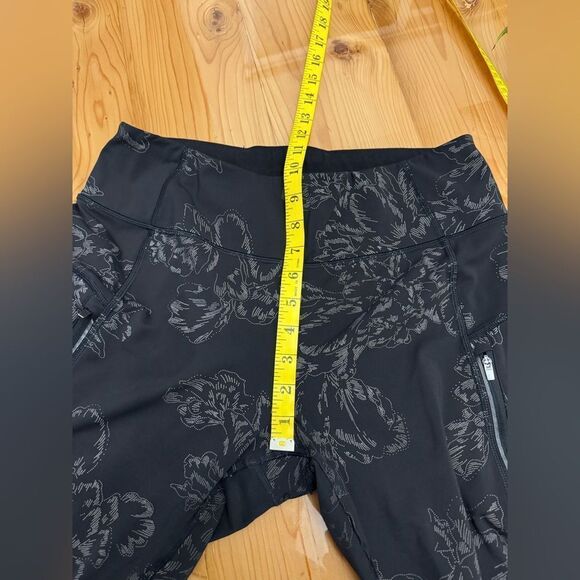 Athleta Rainier Reflective Tight Aluna Bloom Black Leggings - Picture 3 of 6